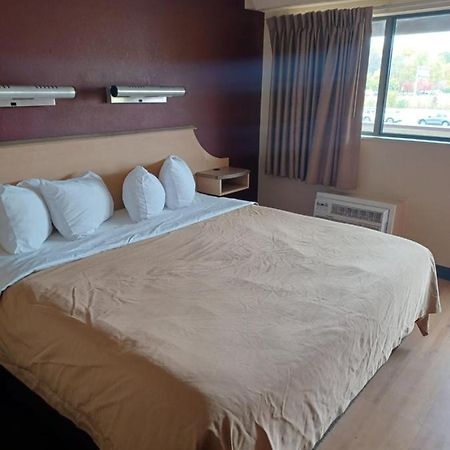 Red Oak Inn Belleville Ngoại thất bức ảnh