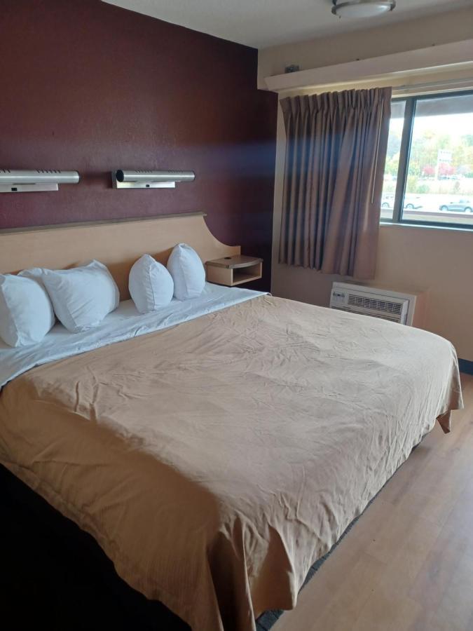 Red Oak Inn Belleville Ngoại thất bức ảnh